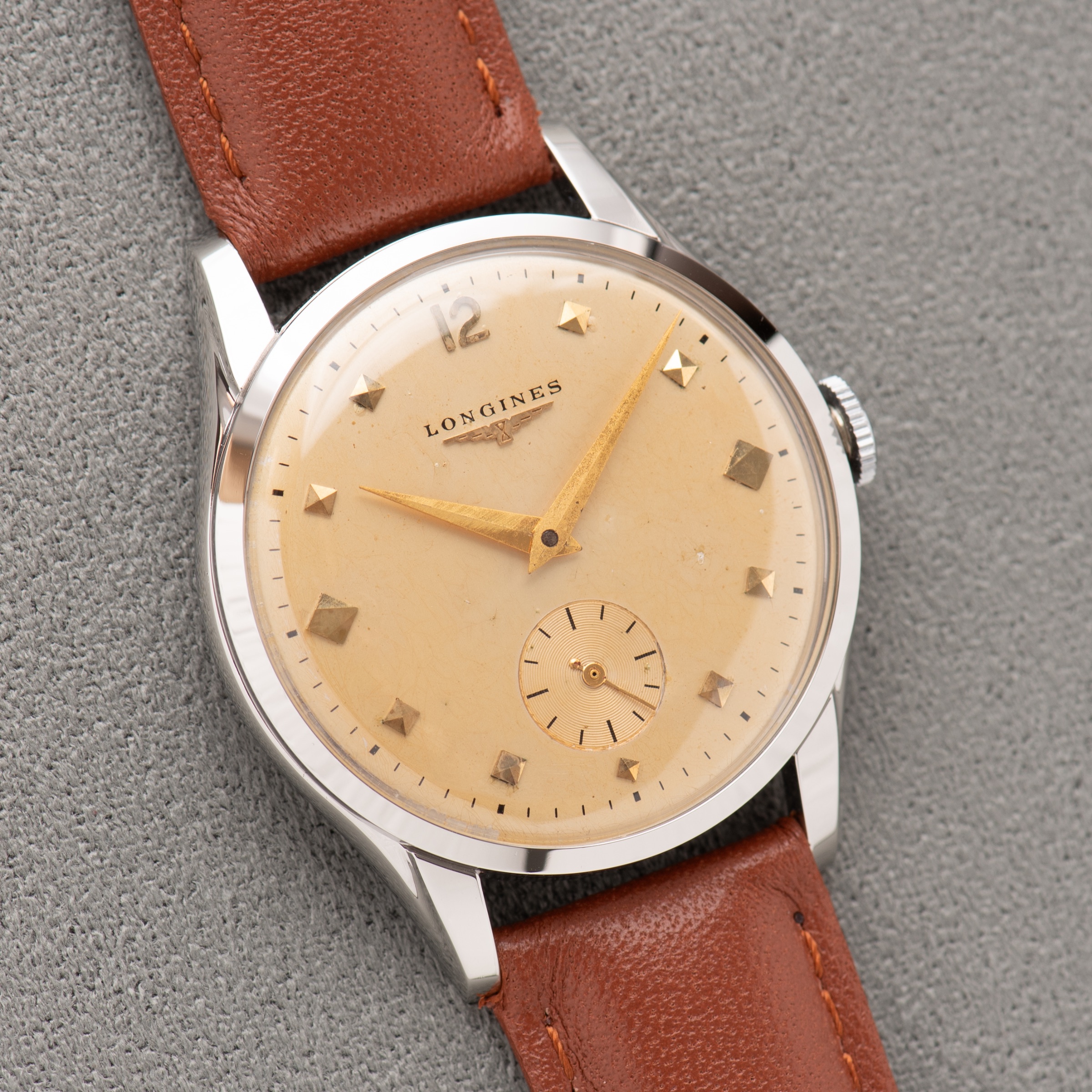 View of Longines Calatrava — patinated dial — Ref. 7033-3 784 — 1970